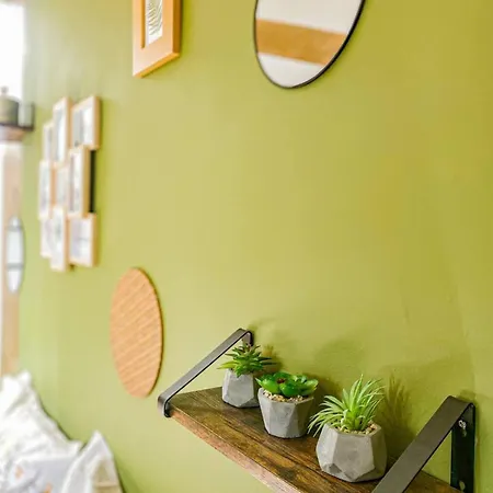 Sunny Penthouse In 아파트 *