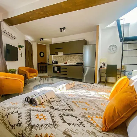 Sunny Penthouse In *