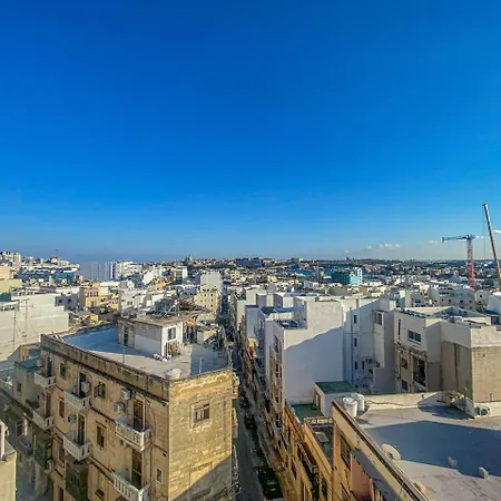 Sunny Penthouse In 아파트 *