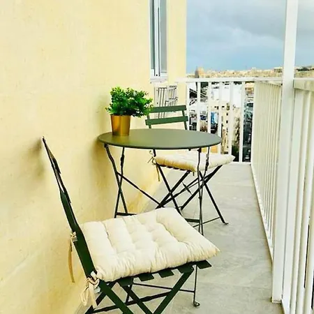 아파트 Sunny Penthouse In *