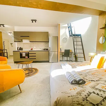 Sunny Penthouse In Apartment Gzira