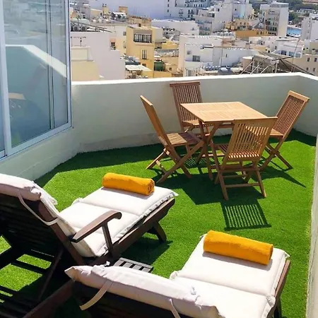 Sunny Penthouse In *