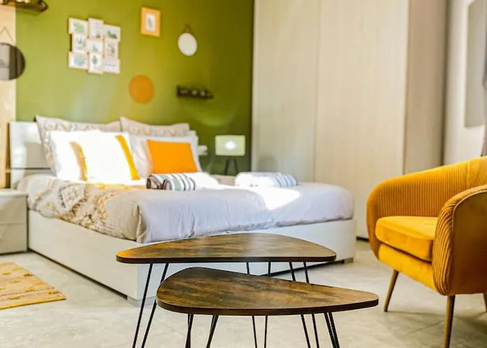 Sunny Penthouse In Apartament *